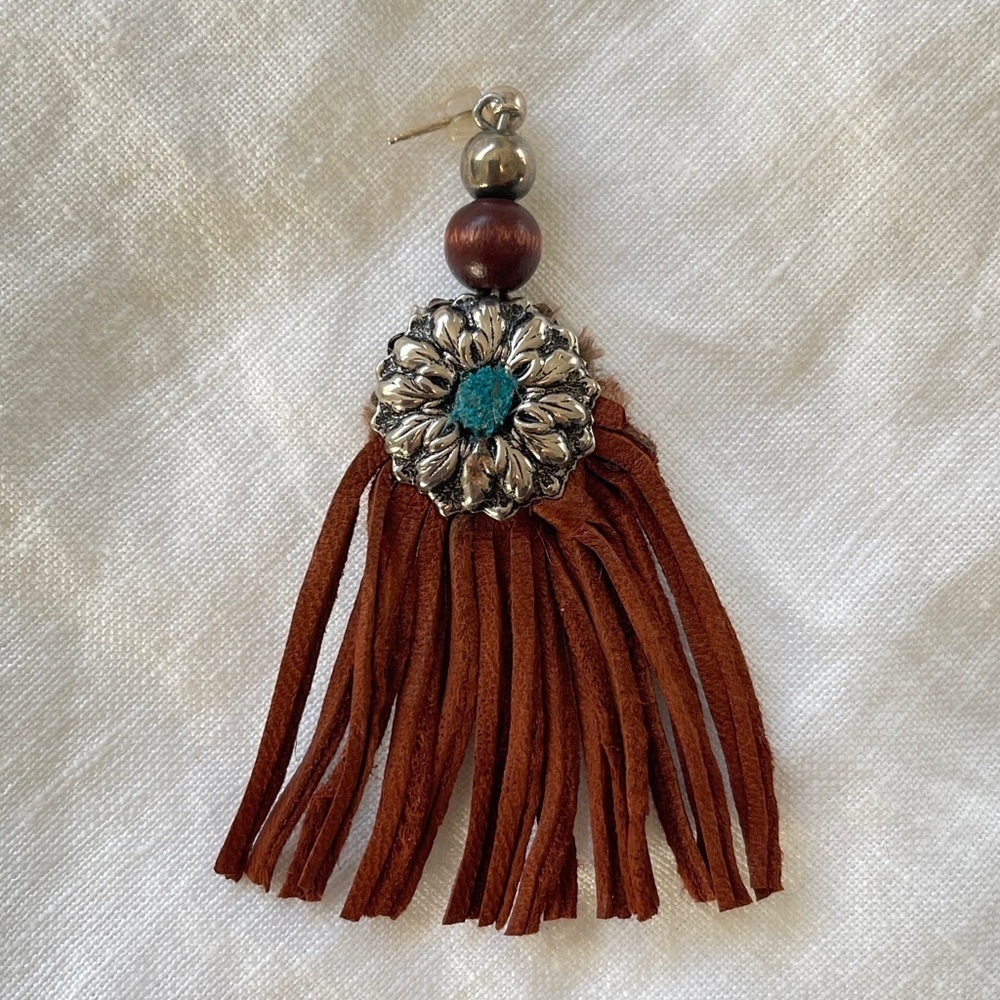 Santa Fe New Mexico Navajo Brown Leather Drop Earrings - Picture 5 of 11